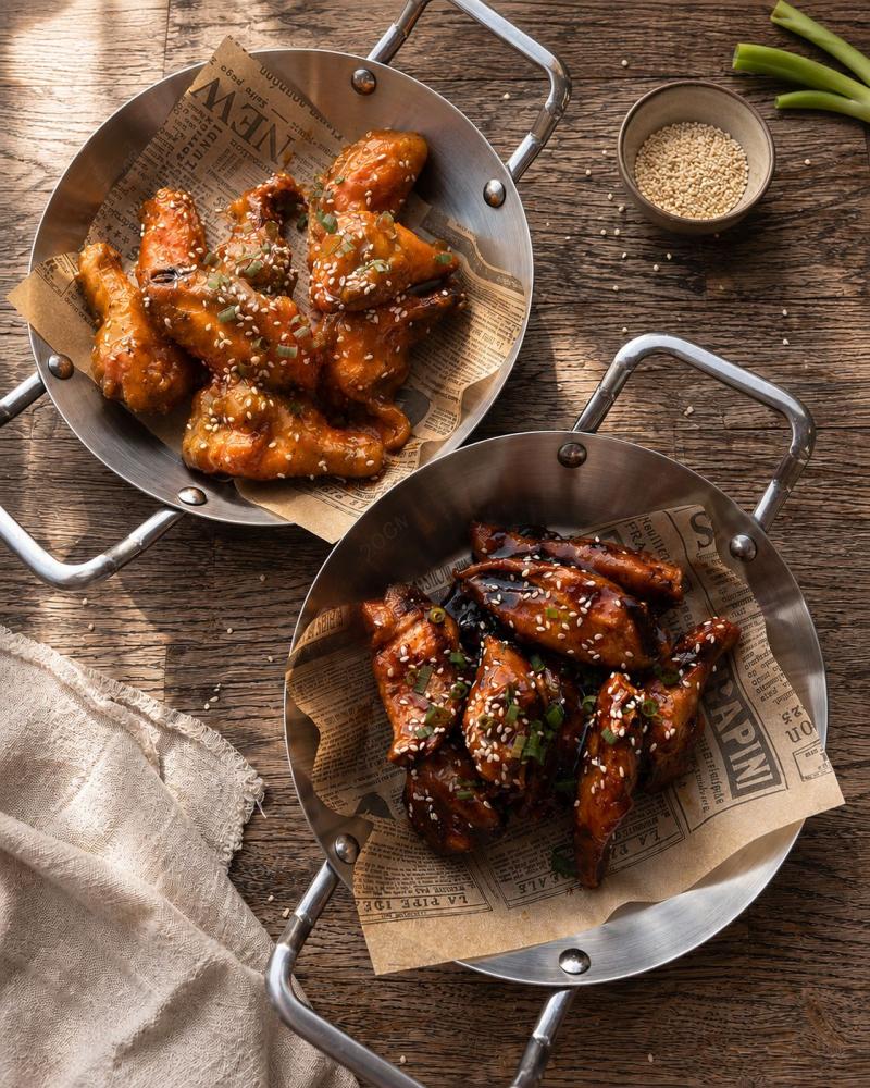 Chicken Wings – Choice of Honey Garlic or Plum Sauce (New!)